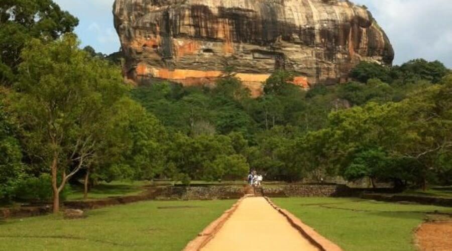 Sigiriya-Rock-raxec9fikysx0amp6wtbk3e6bolhtb9h17bedflwug